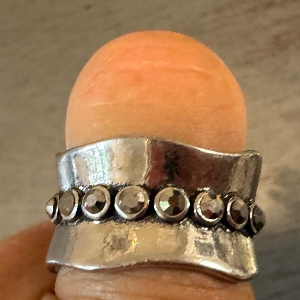 Paparazzi Silver Tone Hammered Wide Band Stretch Ring Hematite Rhinestones